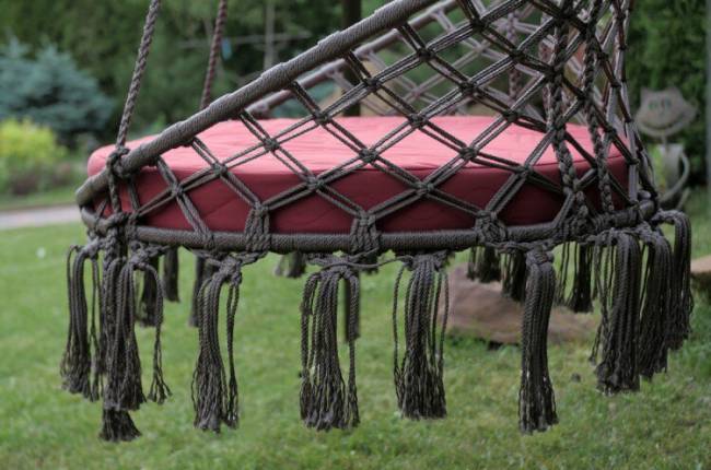 Кресло ARUBA с бежевой подушкой