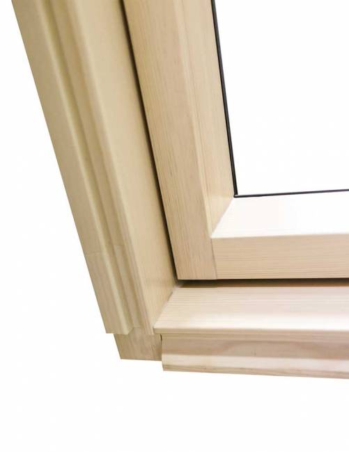 Деревянное мансардное окно FTS-V U4 со среднеповоротным открыванием Деревянное мансардное окно FTS-V U4 со среднеповоротным открыванием