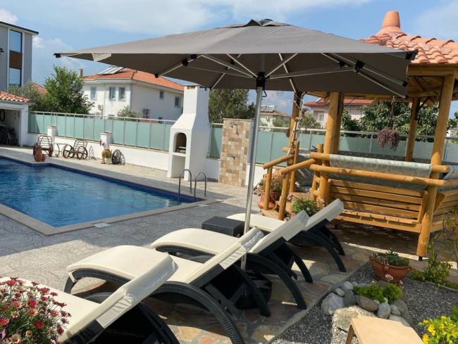 Шезлонг пластиковый с матрасом GS 1009 (Fiji) антрацит, слоновая кость 1870x730x340 мм Шезлонг пластиковый с матрасом GS 1009 (Fiji) антрацит, слоновая кость 1870x730x340 мм